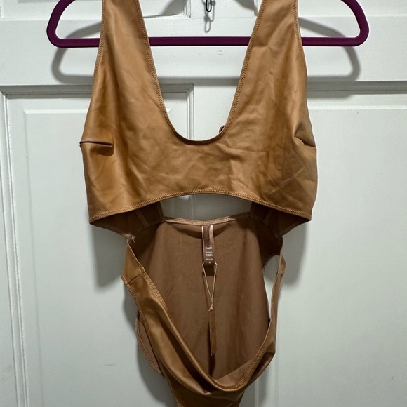 SKIMS Wet Jersey Cutout Bodysuit NWT Size XL - Picture 2 of 4